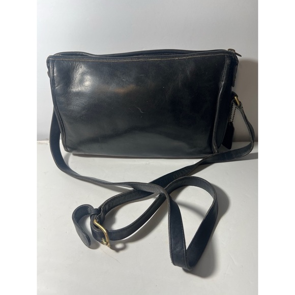 Coach Handbags - Coach vintage Black Leather Crossbody Bag